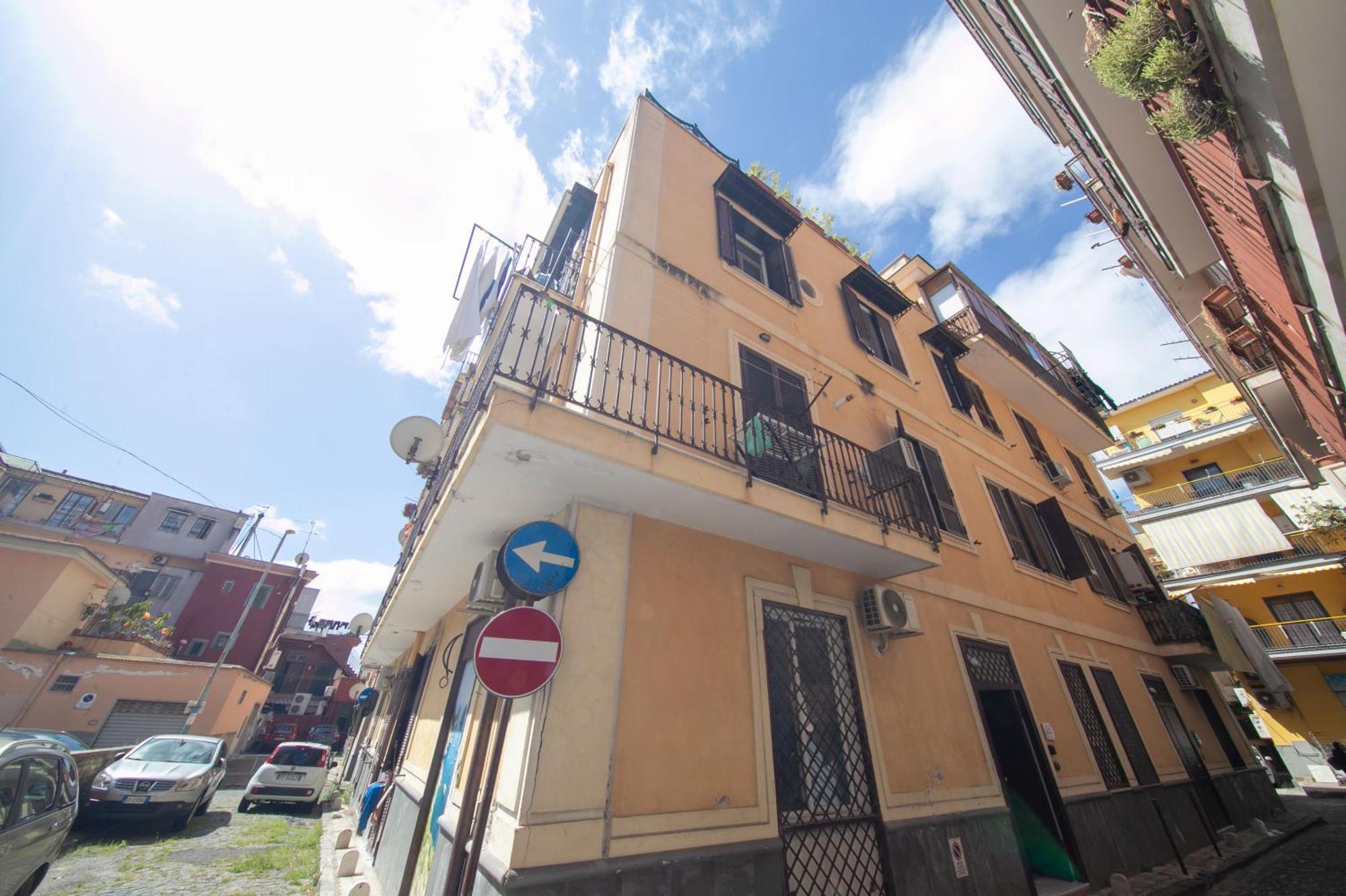 Casa Vacanze Alma B&B Grazioso Appartamento Sul Lungomare Di Pozzuoli A 300Mt Dal Centro E Dal Rione Terra By Movery Kültér fotó