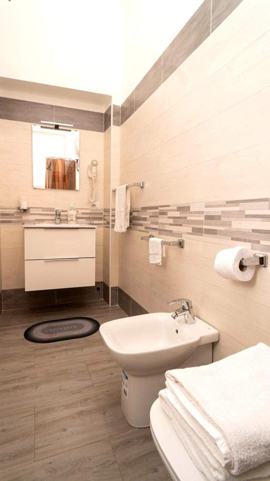Casa Vacanze Alma B&B Grazioso Appartamento Sul Lungomare Di Pozzuoli A 300Mt Dal Centro E Dal Rione Terra By Movery Kültér fotó
